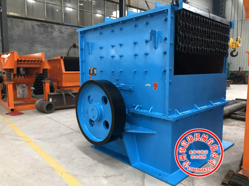 直口箱式錘式破碎機(jī) 直口箱式錘式破碎機(jī)